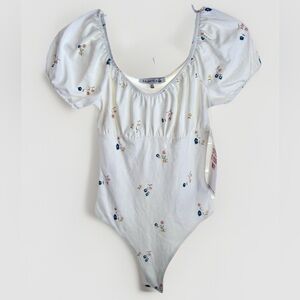 Celebrity Pink Women’s Floral Puff Sleeve Bodysuit XS White Square Neck NWT